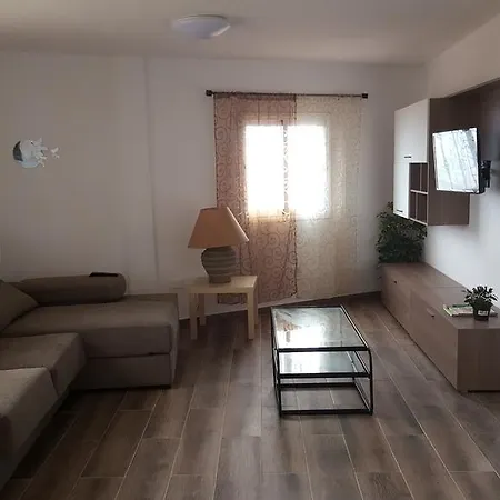 Aaron Country house *